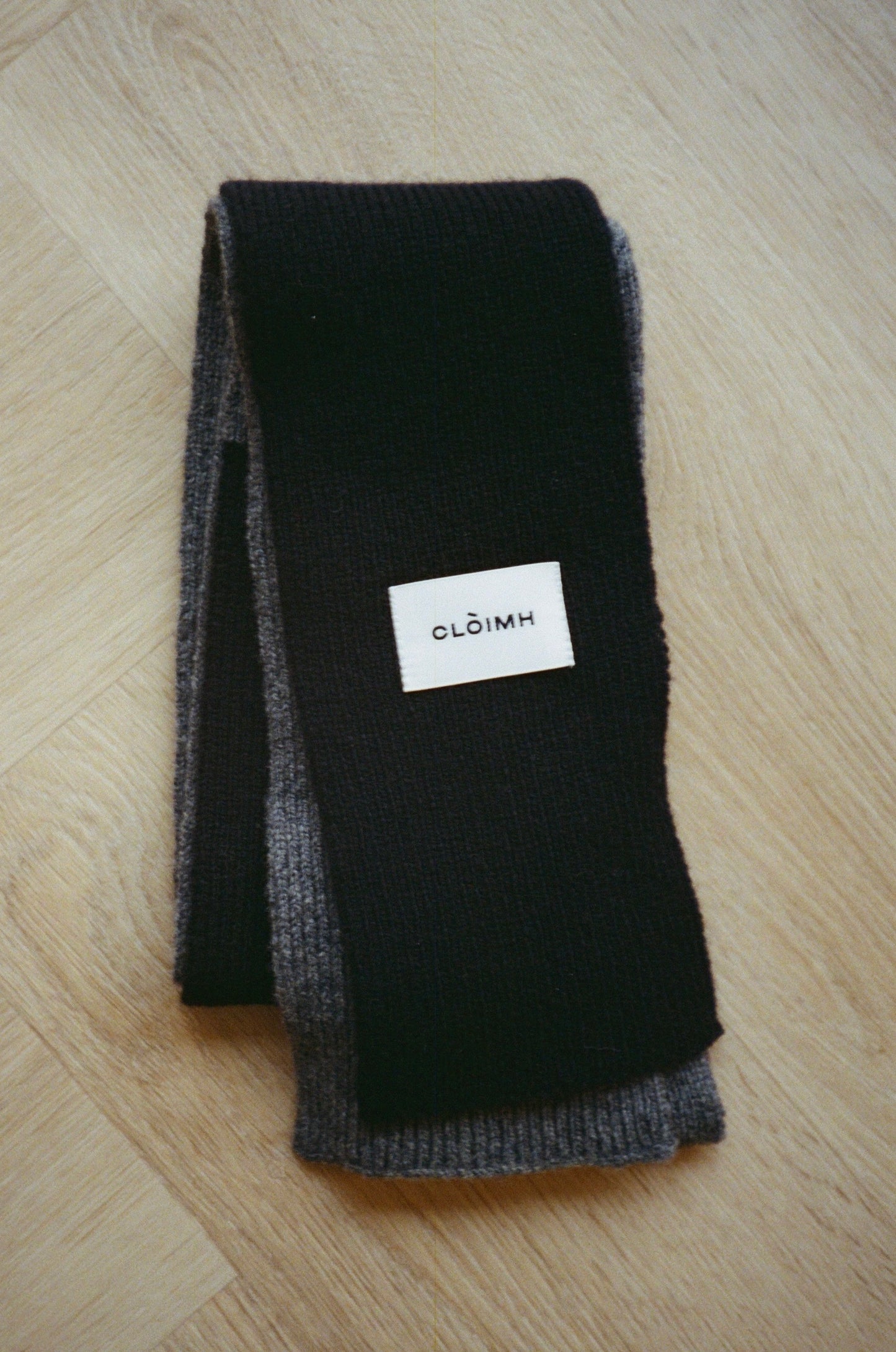 Blocked Mini Soft Wool Scarf - Dark Grey/Black