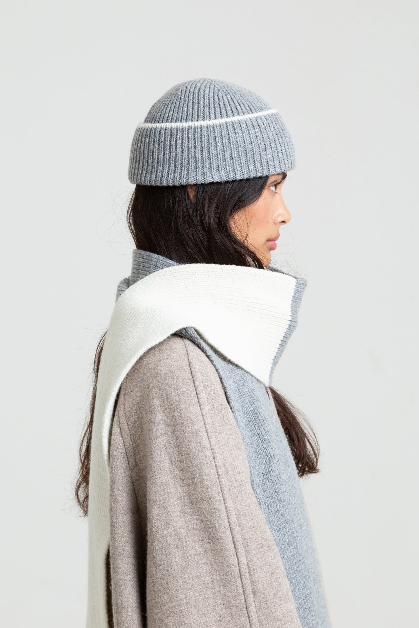 Blocked Soft Wool Scarf - Grey/Ecru