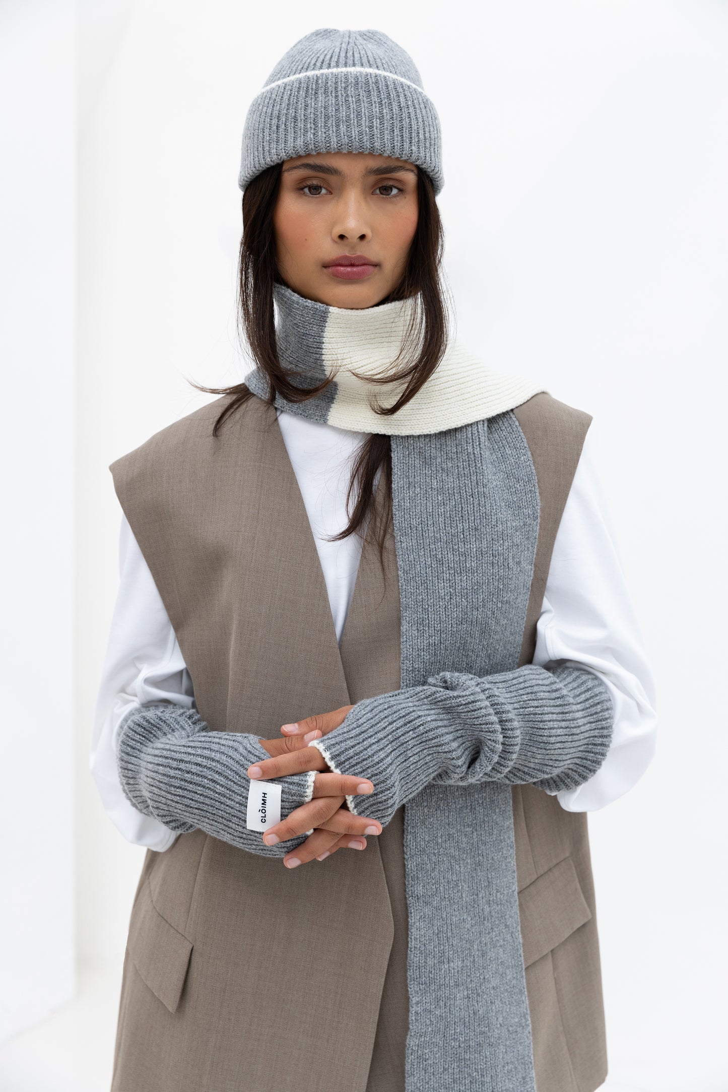 Blocked Soft Wool Scarf - Grey/Ecru